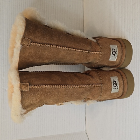 SOLD on eBay!! UGG Australia Classic Tall Bailey Button Triplet Shearling Size 4 - Picture 6 of 12